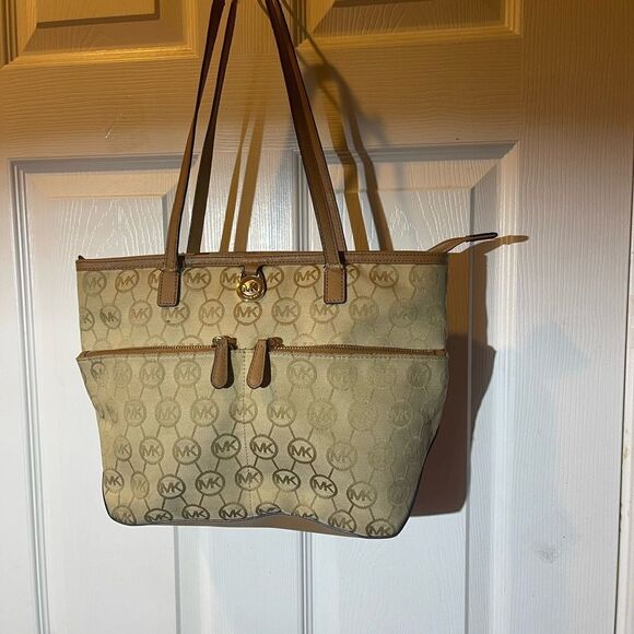 Michael Kors Kempton Signature Medium Pocket Tote (Camel/Tan)gold tone accent. - Picture 2 of 14